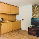 Apartamento Center 3 *