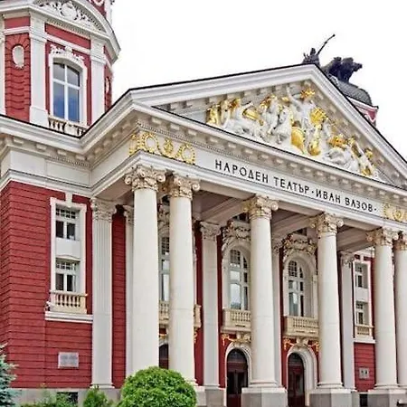 Center 3 * София