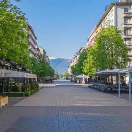 Center 3 * София