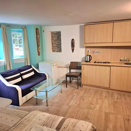 Apartment Center 3 *